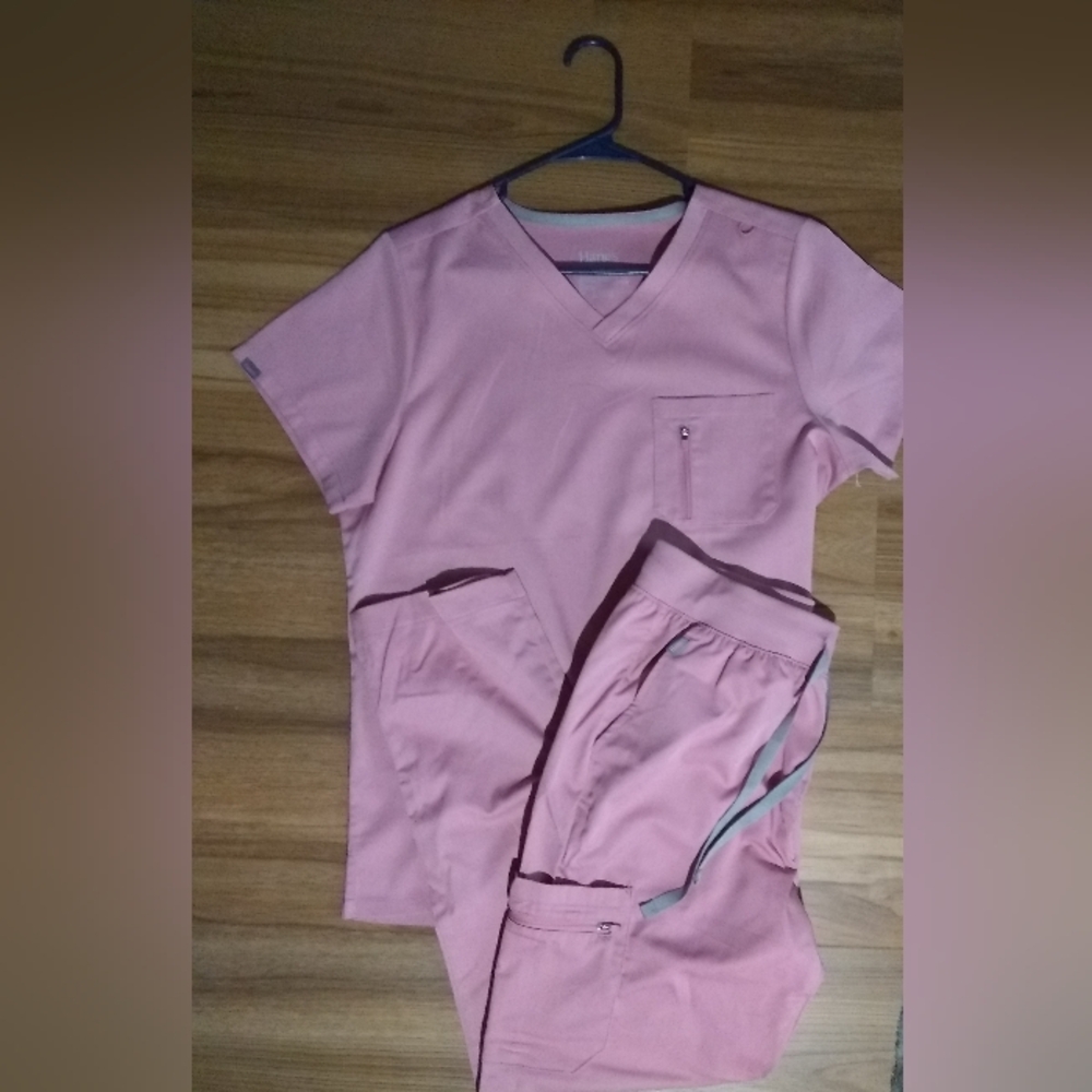 Hanes Scrub Set